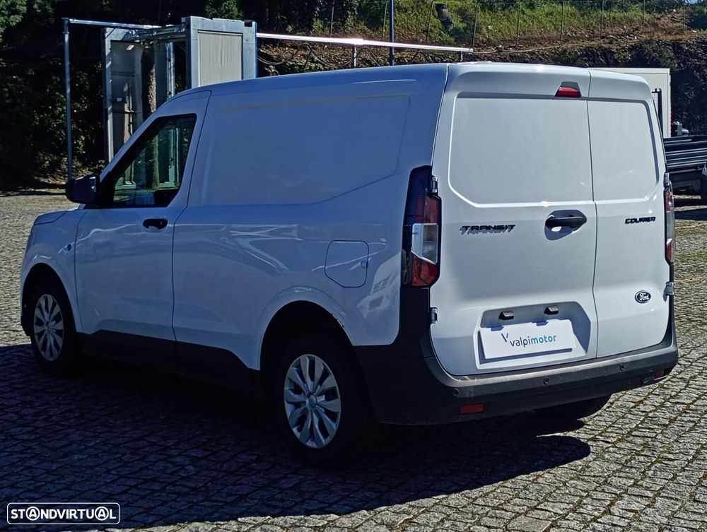 Ford Transit Courier - 21