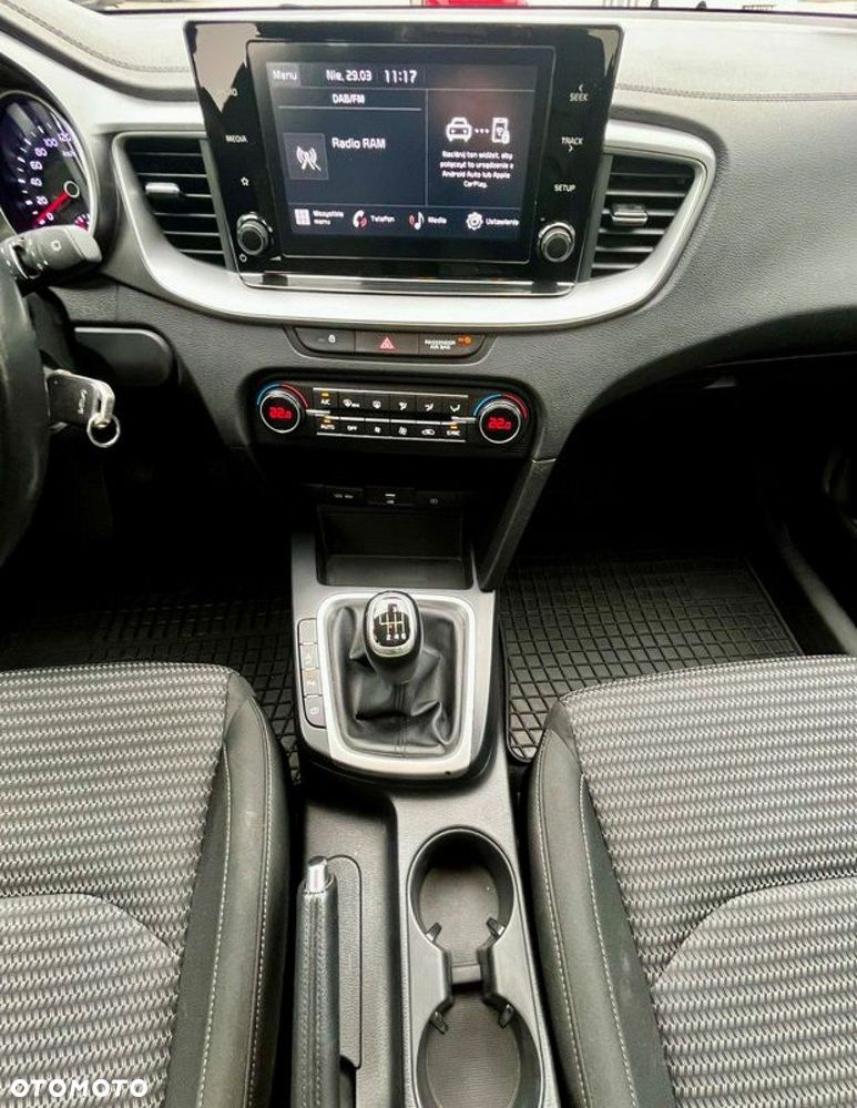 Kia Ceed 1.5 T-GDI M - 12