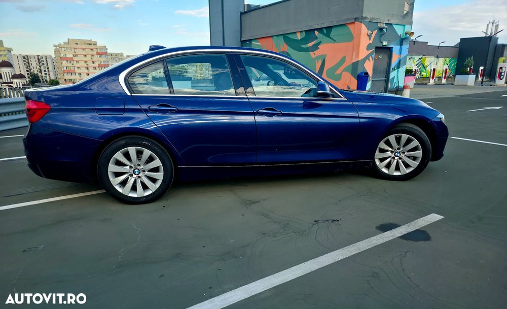 BMW Seria 3 320i Aut. Luxury Line - 6