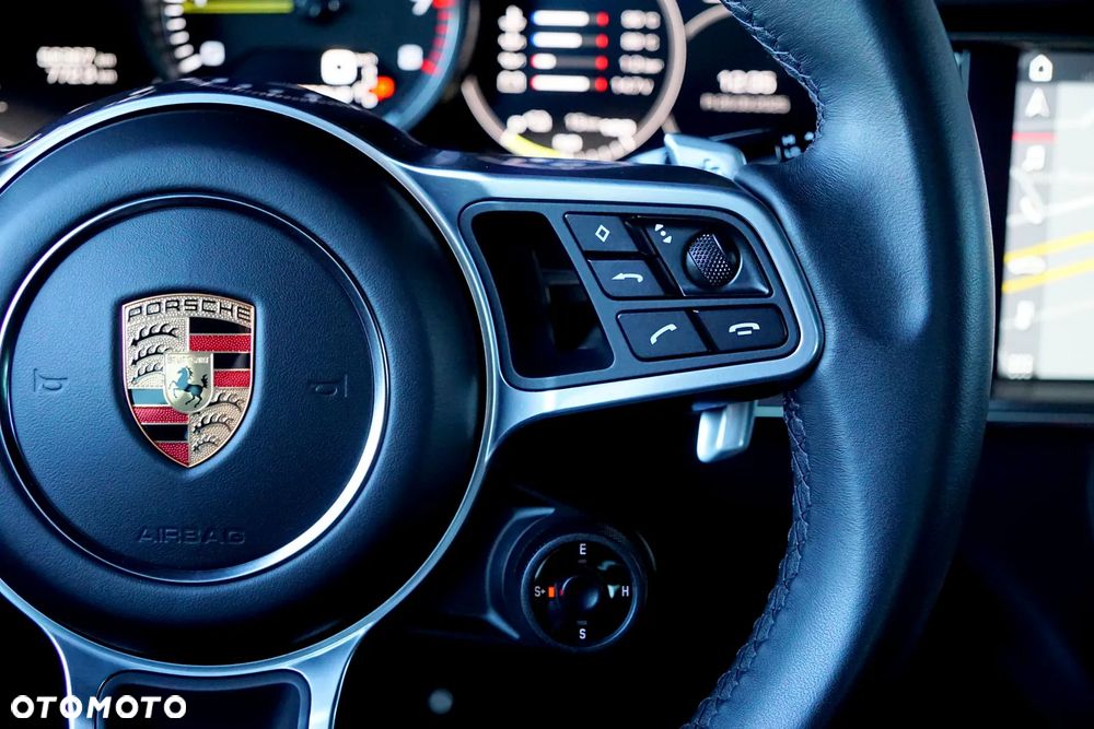 Porsche Panamera 4 E-Hybrid 10 Years Edition - 32