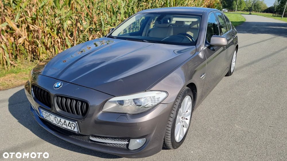 BMW Seria 5 525d xDrive - 4