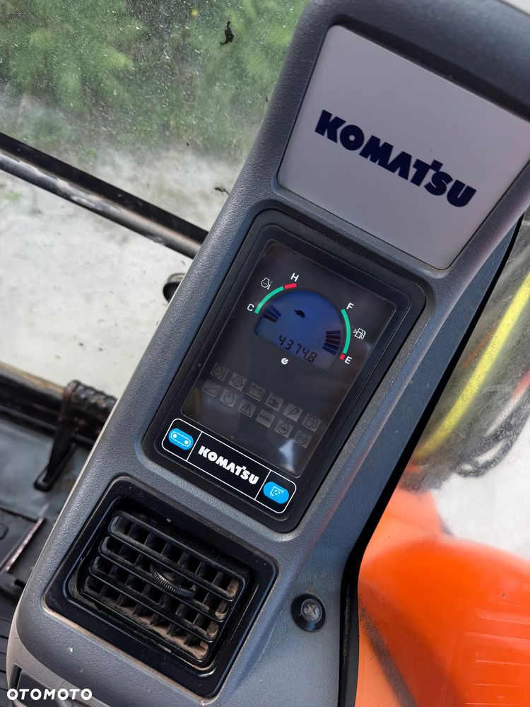 Komatsu Koparka Gąsienicowa 8 ton PC80MR-3. Sprowadzona z Norwegii. Centralne smarowanie!! Maszyna jak Nowa 2016rok. Niski Przebieg3x łamane Ramię. Klimatyzacja ser.DEKRA. Własna pompa paliwa. Ani deka luzów i wycieków. Gąsienice klepki bez zużycia! Podwozie w pięknym stanie. Okazja Maszyna zadbana!! Po serwisach eksploatacyjnych. - 28