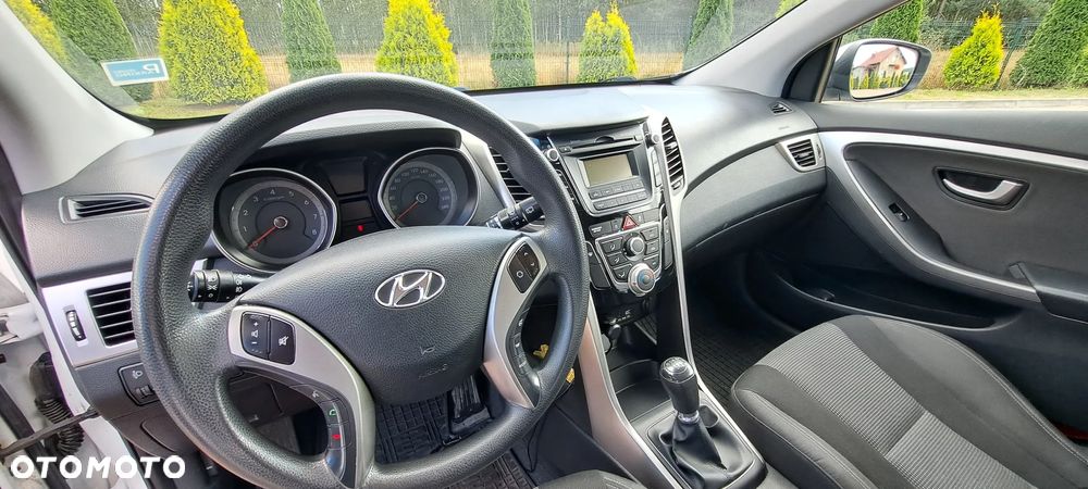 Hyundai i30 1.6 GDI Classic + - 33