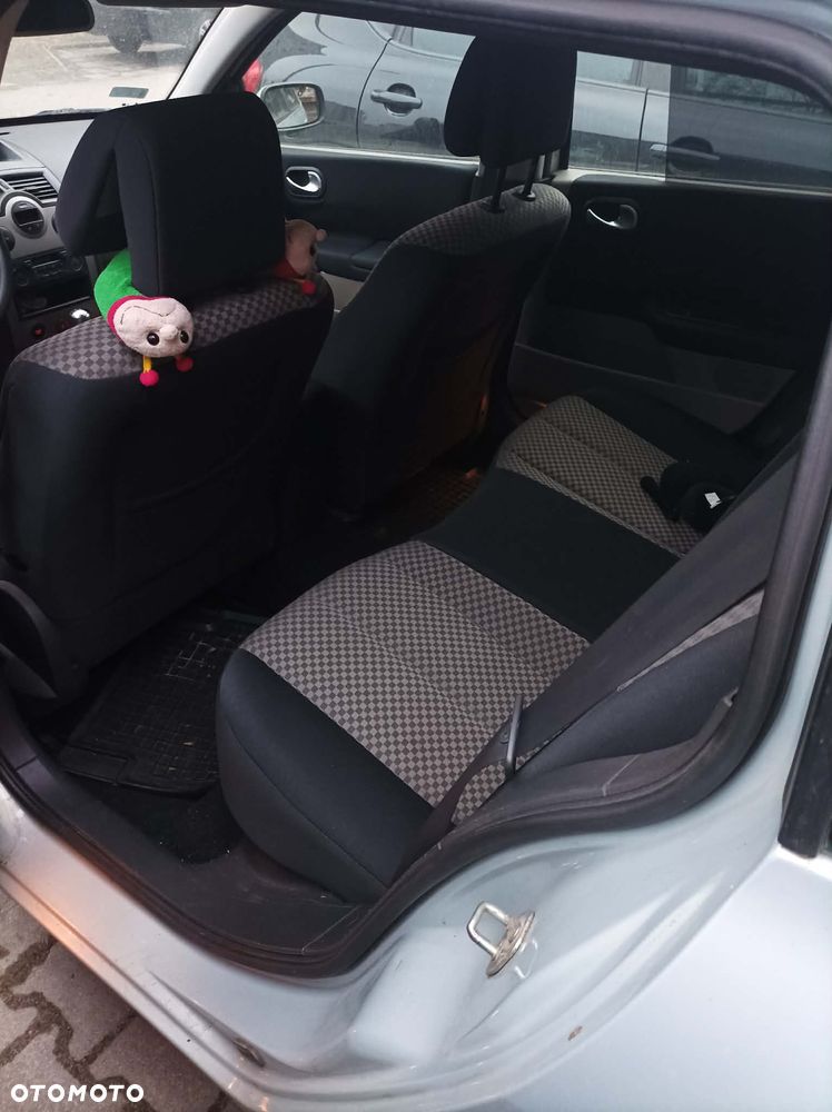 Renault Megane 1.5 dCi Confort Authentique - 9