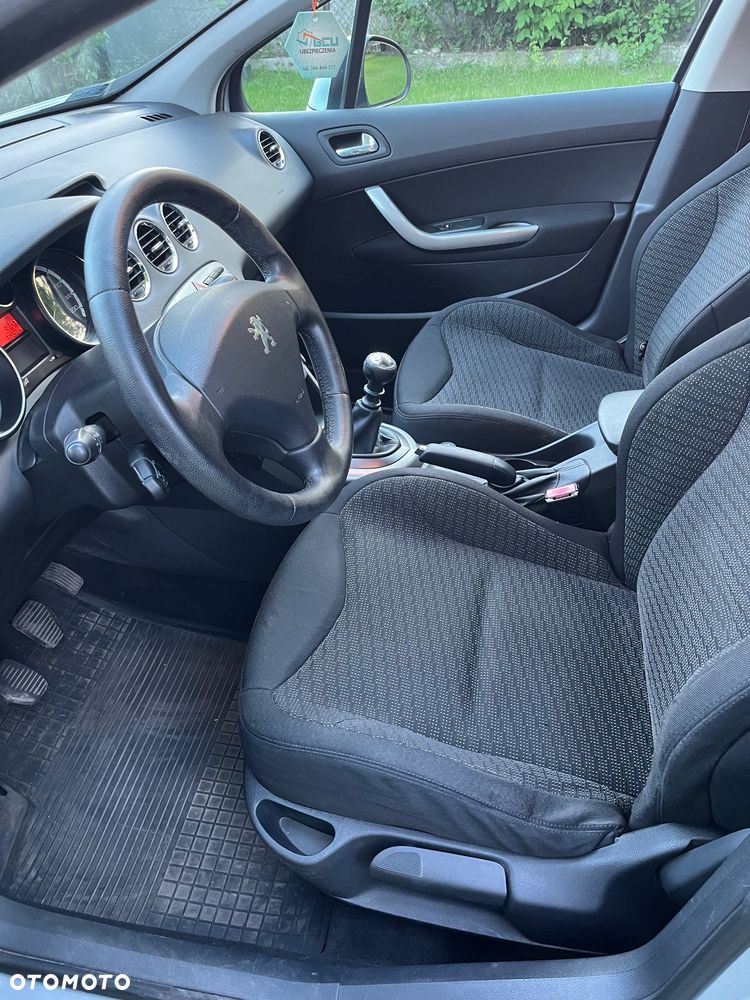Peugeot 308 - 8