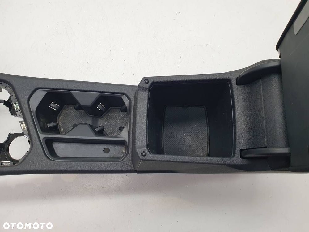 TUNEL ŚRODKOWY Z PODŁOKIETNIKIEM KRATKA NAWIEWU TYŁ TIGUAN II CZARNY EU - 7