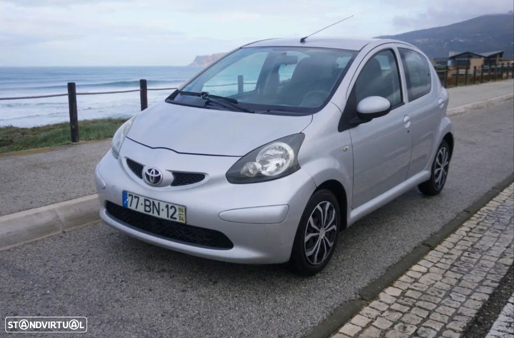 Toyota Aygo 1.0 Plus - 1