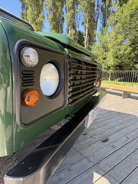 Land Rover Defender 90 2.5 TD5 Metal Top - 10