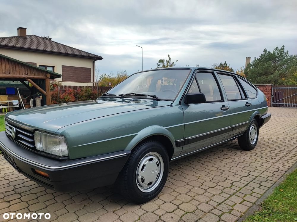 Volkswagen Passat 1.6 C - 19