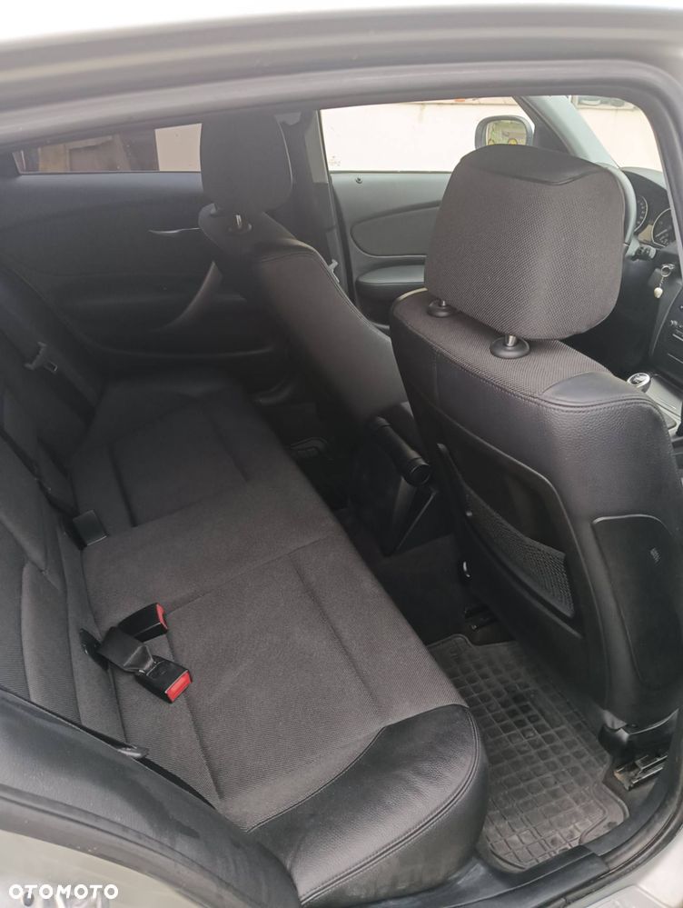 BMW Seria 1 118d - 12