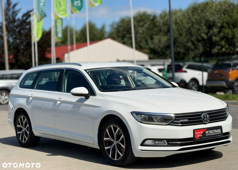 Volkswagen Passat - 12