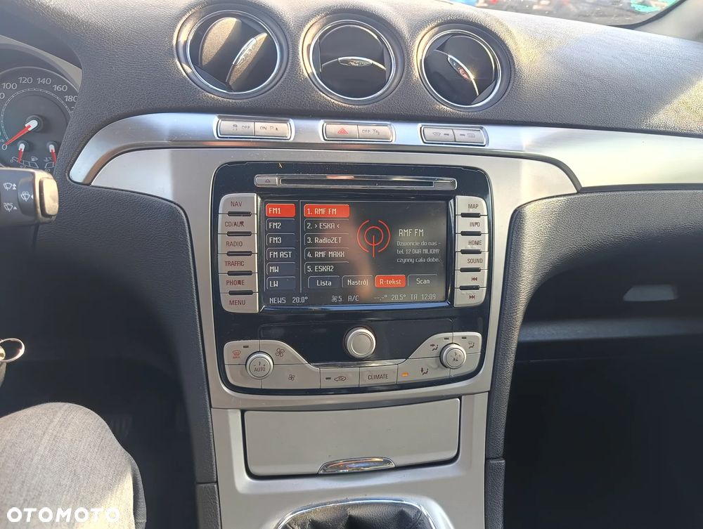 Ford Galaxy 2.2 TDCi DPF Titanium - 13