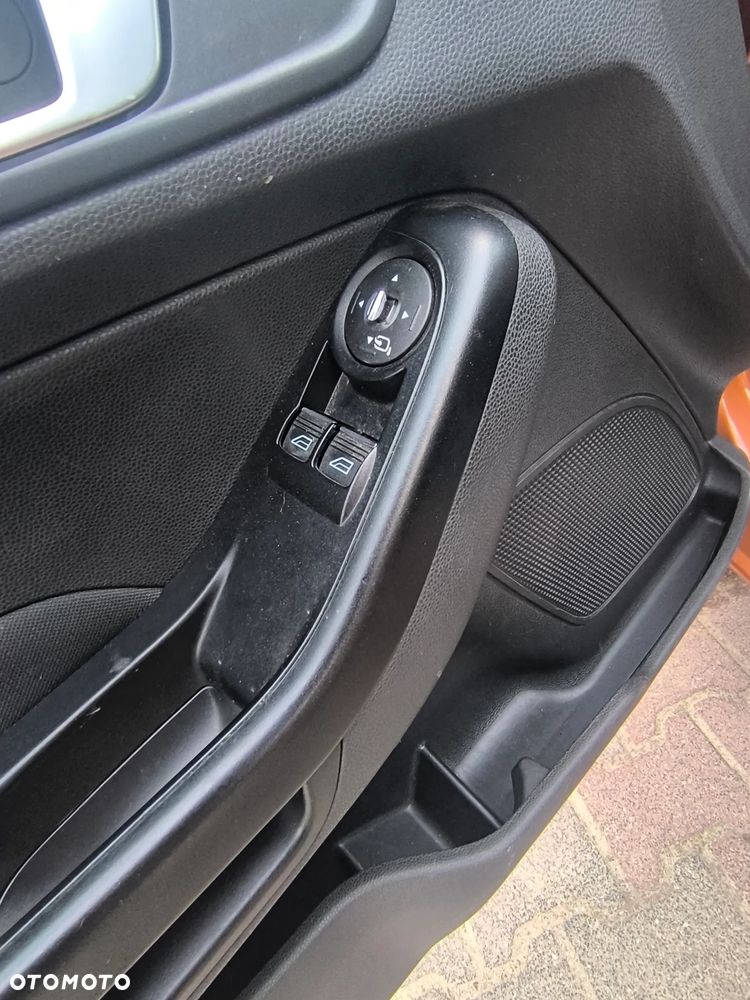 Ford Fiesta 1.5 TDCi ST&St Titanium - 8