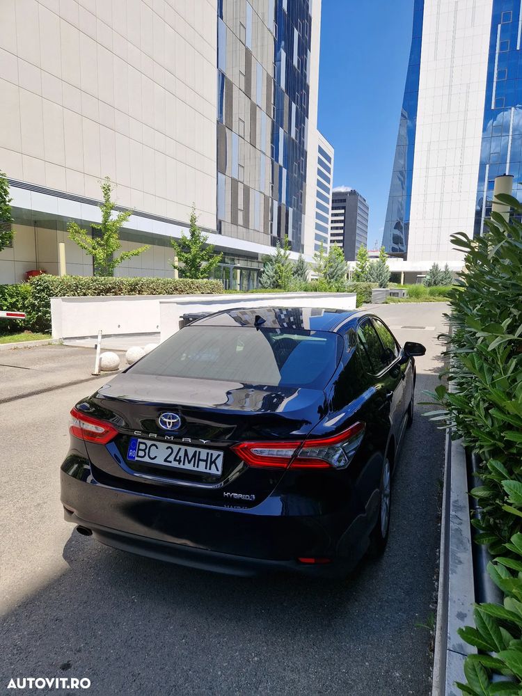 Toyota Camry 2.5 Exclusive - 12