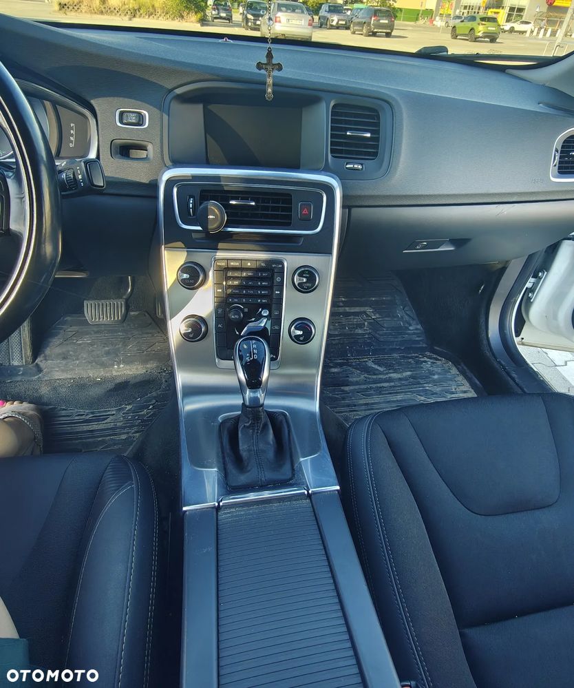 Volvo S60 D5 AWD Momentum - 6