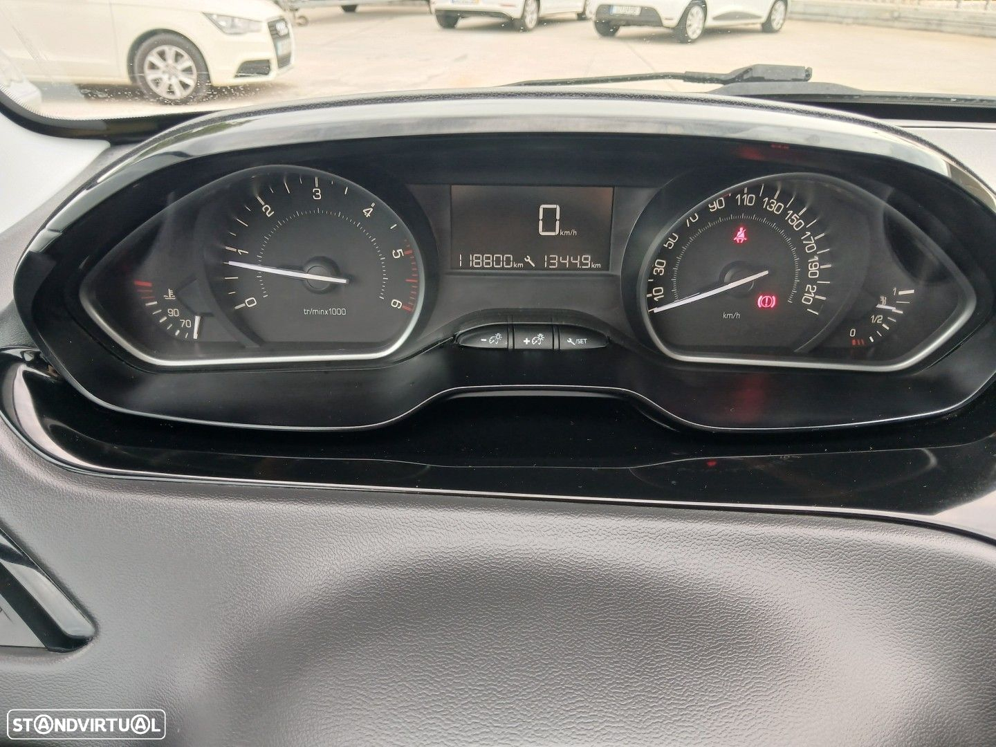 Peugeot 208 1.5 BlueHDi Signature - 28
