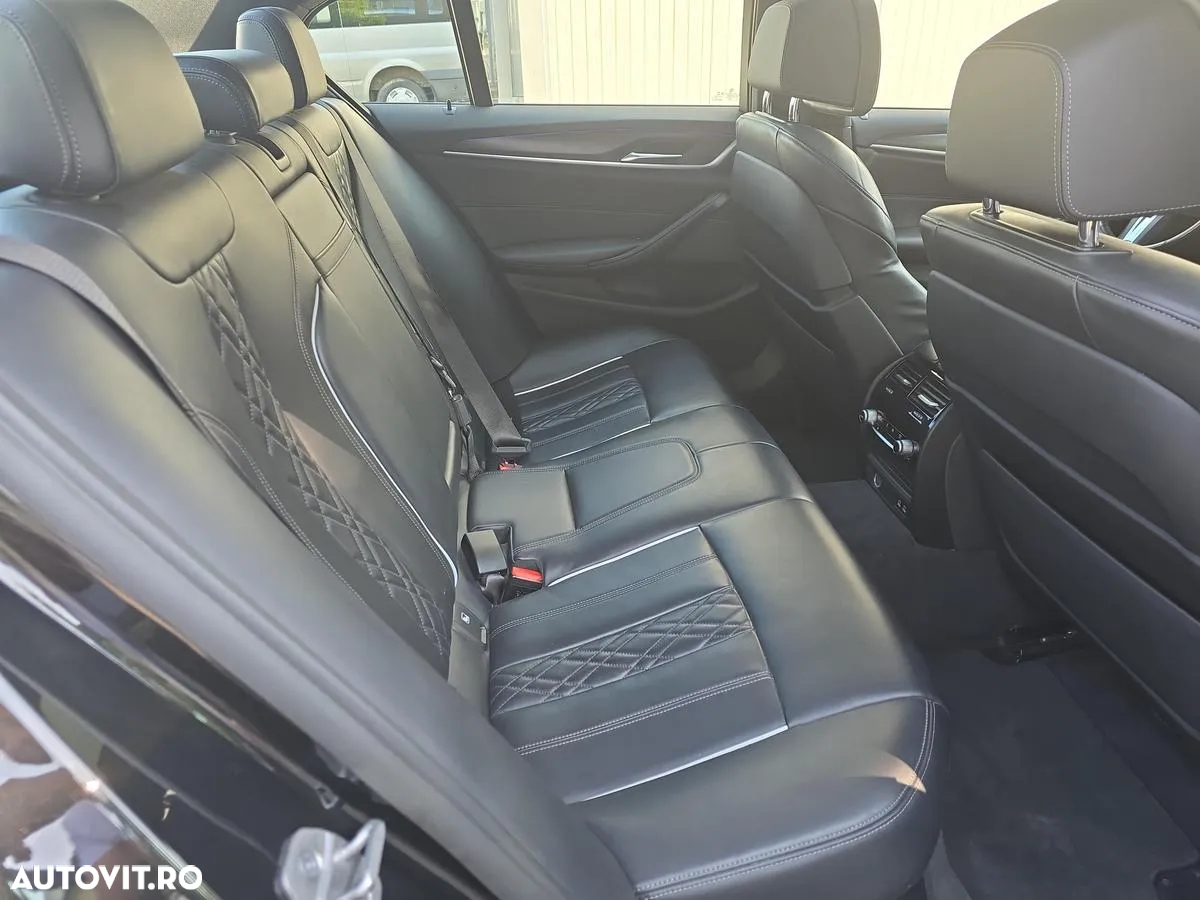 BMW Seria 5 530d xDrive AT MHEV - 16