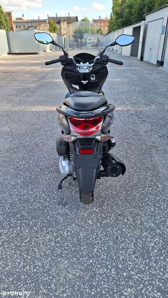 Honda PCX - 9
