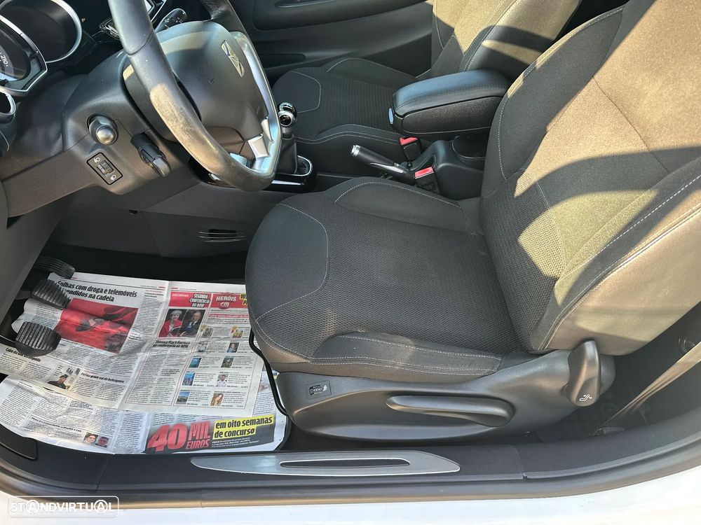 Citroën DS3 1.6 e-HDi So Chic - 16