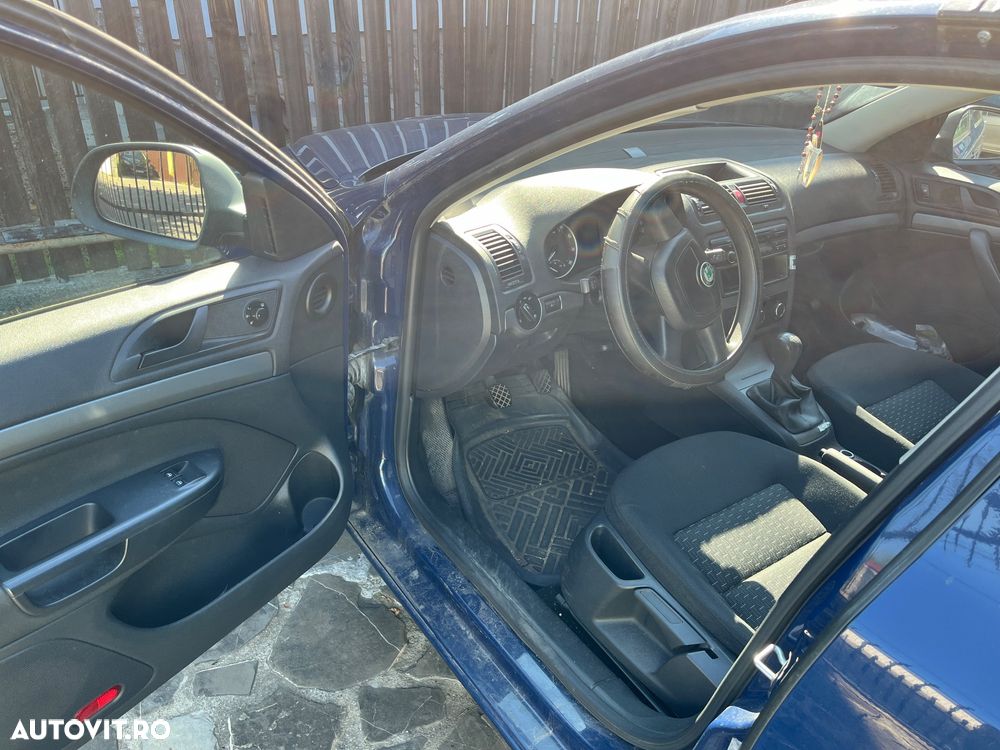 Skoda Octavia 1.4 Ambiente - 4
