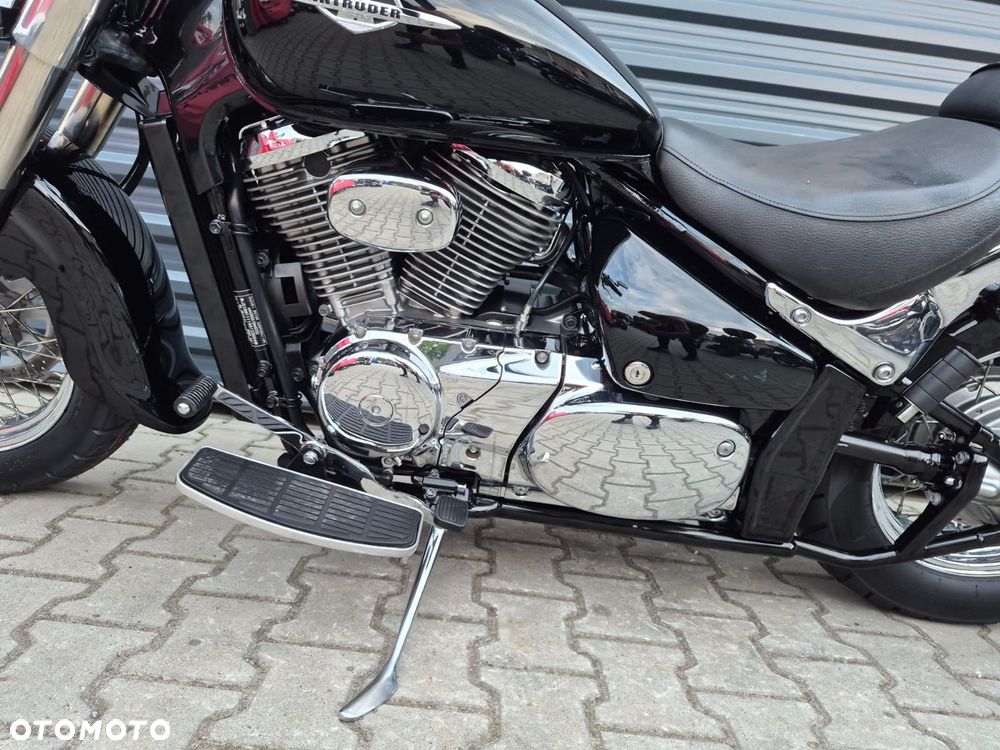 Suzuki Intruder - 14