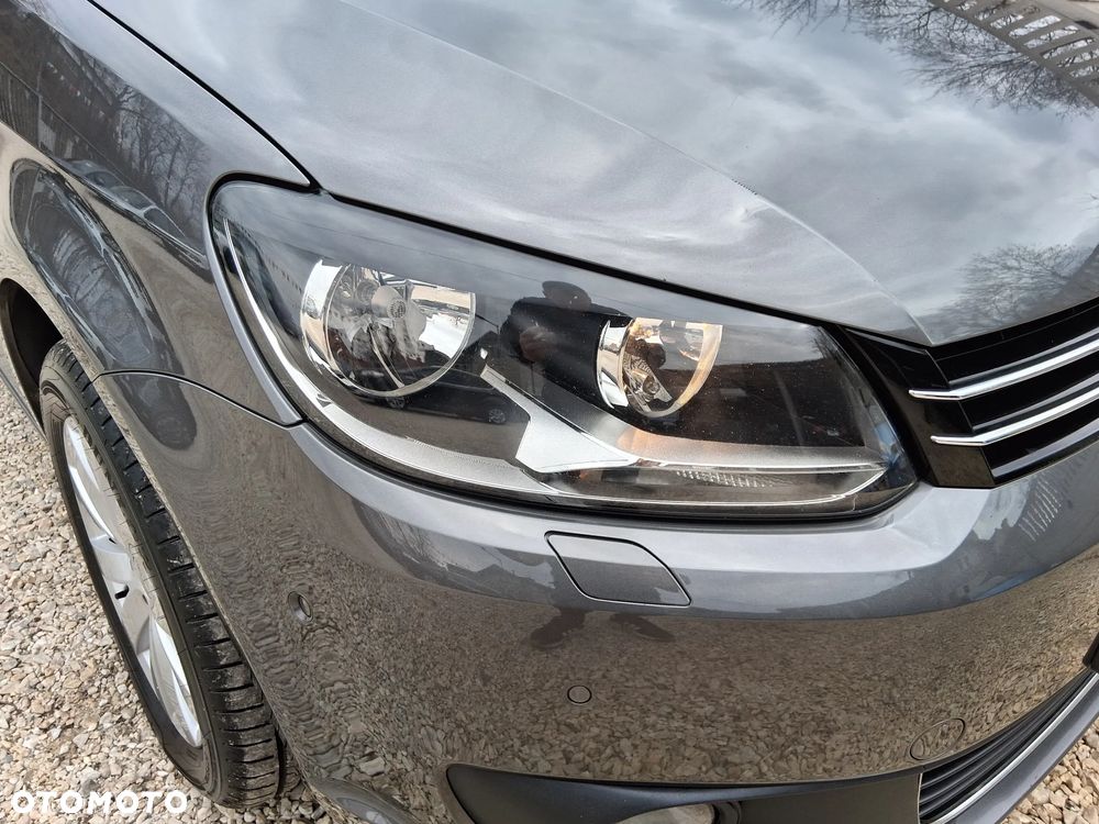 Volkswagen Touran 2.0 TDI DPF BlueMotion Technology STYLE - 23