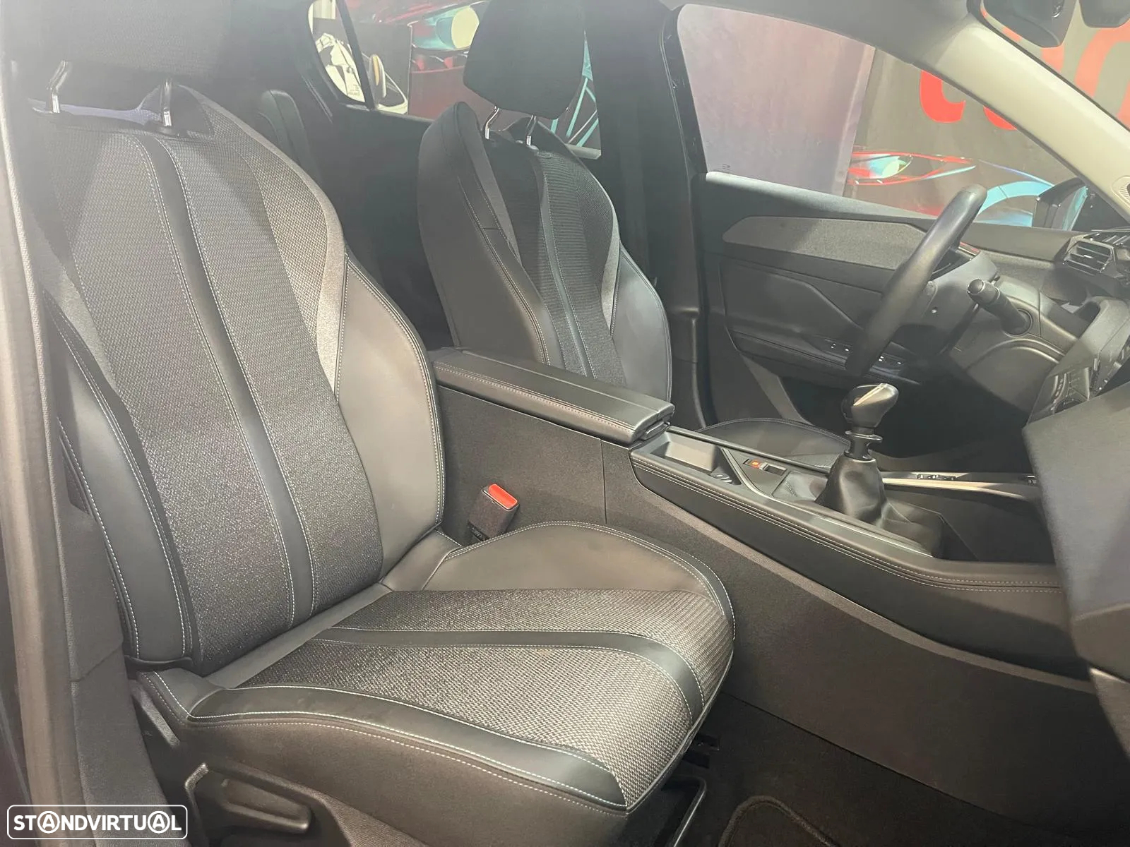 Peugeot 308 1.2 PureTech Allure - 31