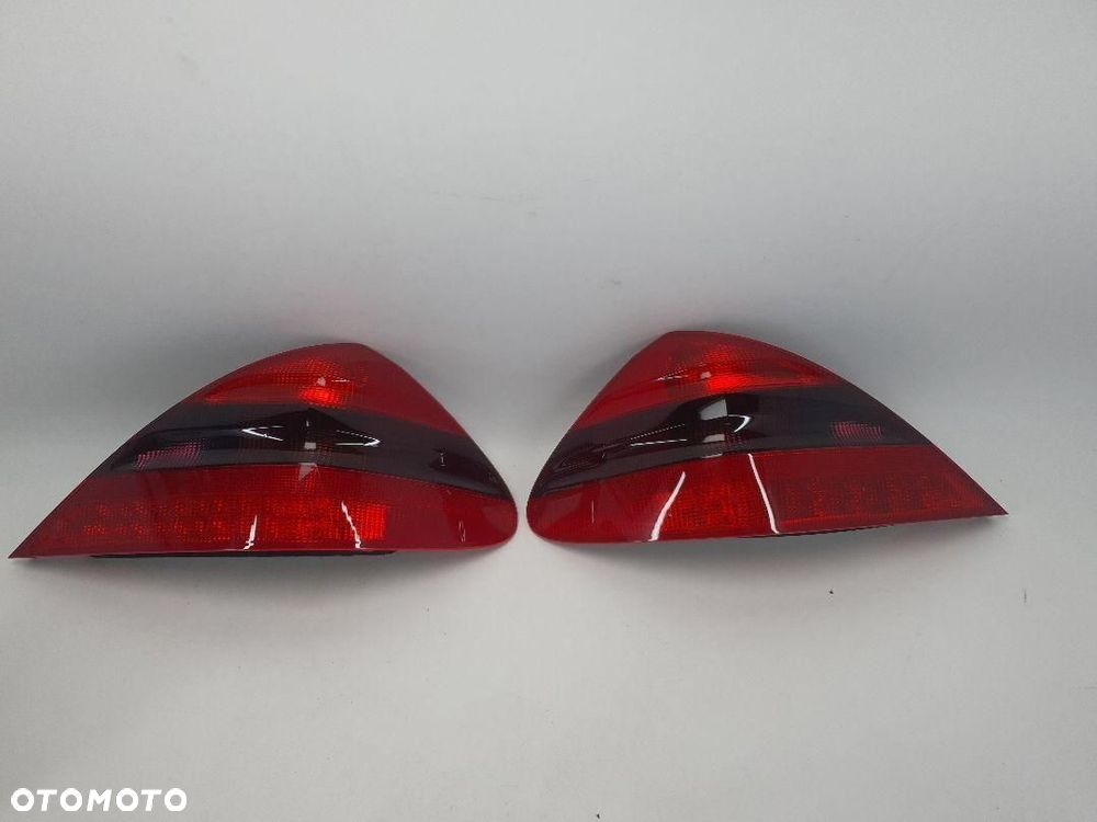 LAMPA TYŁ ORYGINAŁ HELLA MERCEDES SL R230 A2308200164 A2308200264 - 4