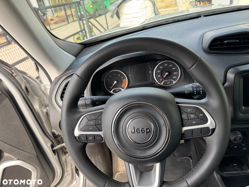 Jeep Renegade - 11