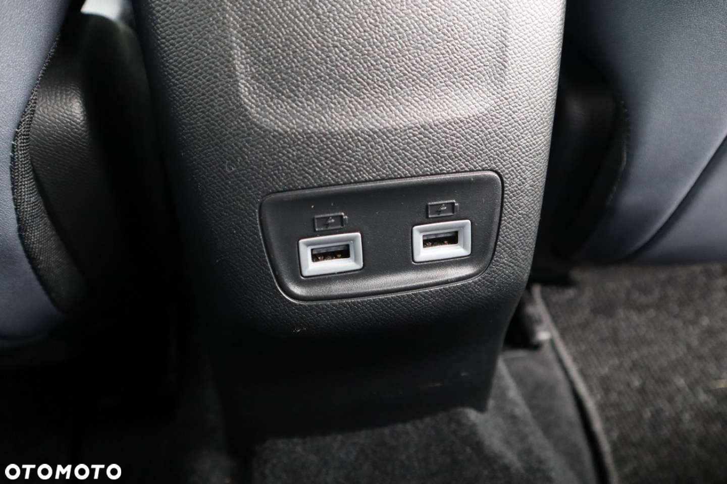 Peugeot 2008 Elektro Allure - 36