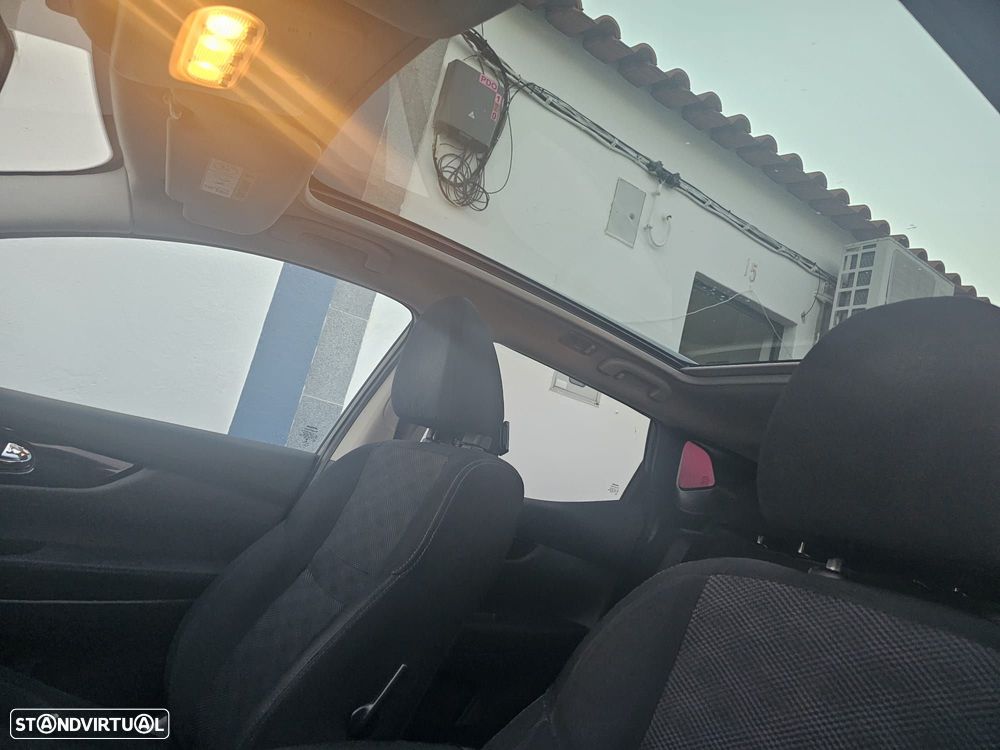 Nissan Qashqai 1.5 dCi N-Connecta - 2
