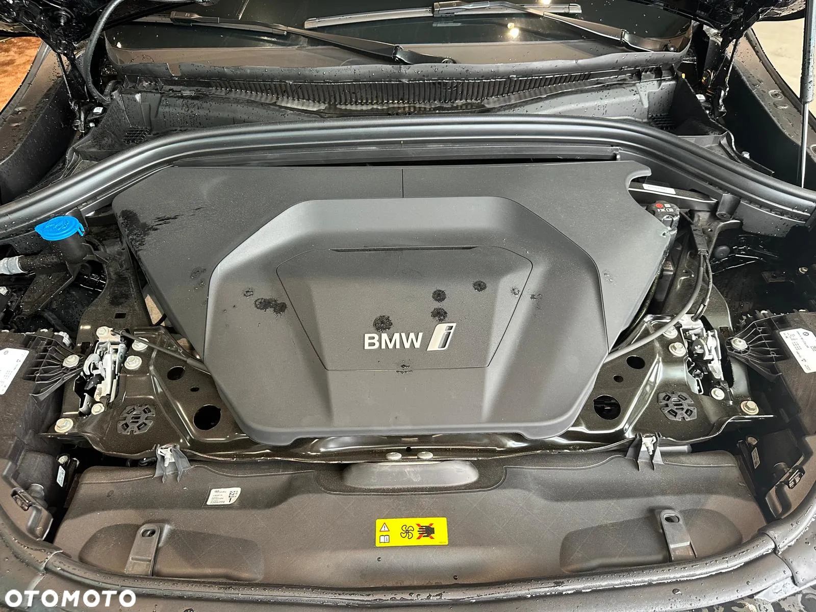 BMW iX2 eDrive20 66.5kWh M Sport Edition - 25