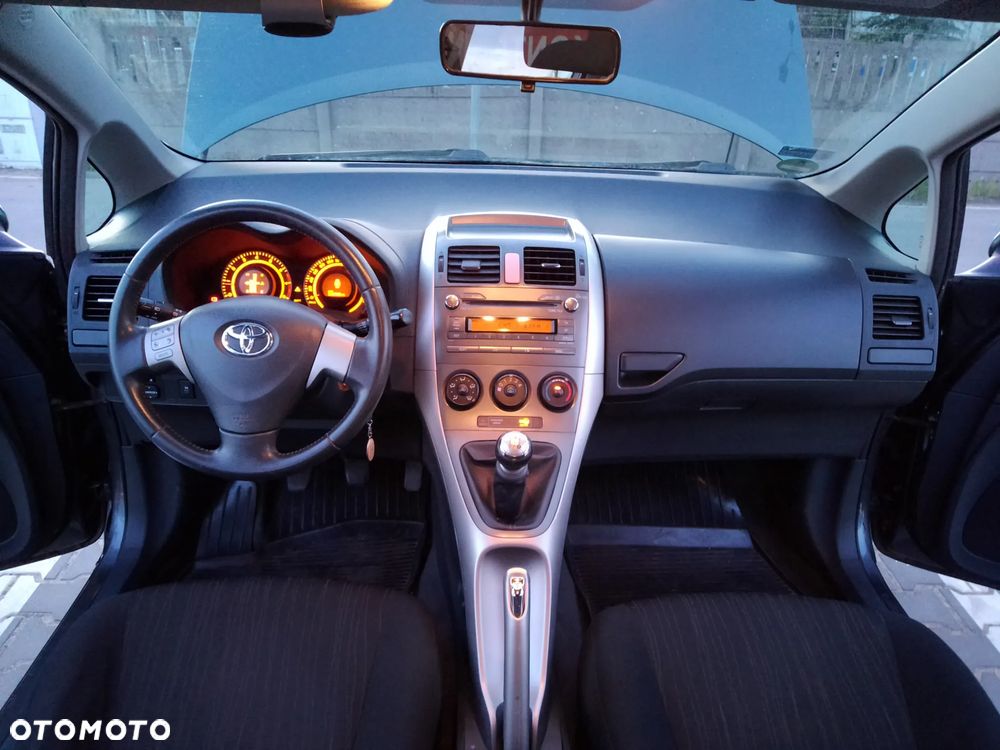 Toyota Auris 1.6 VVT-i Team - 20