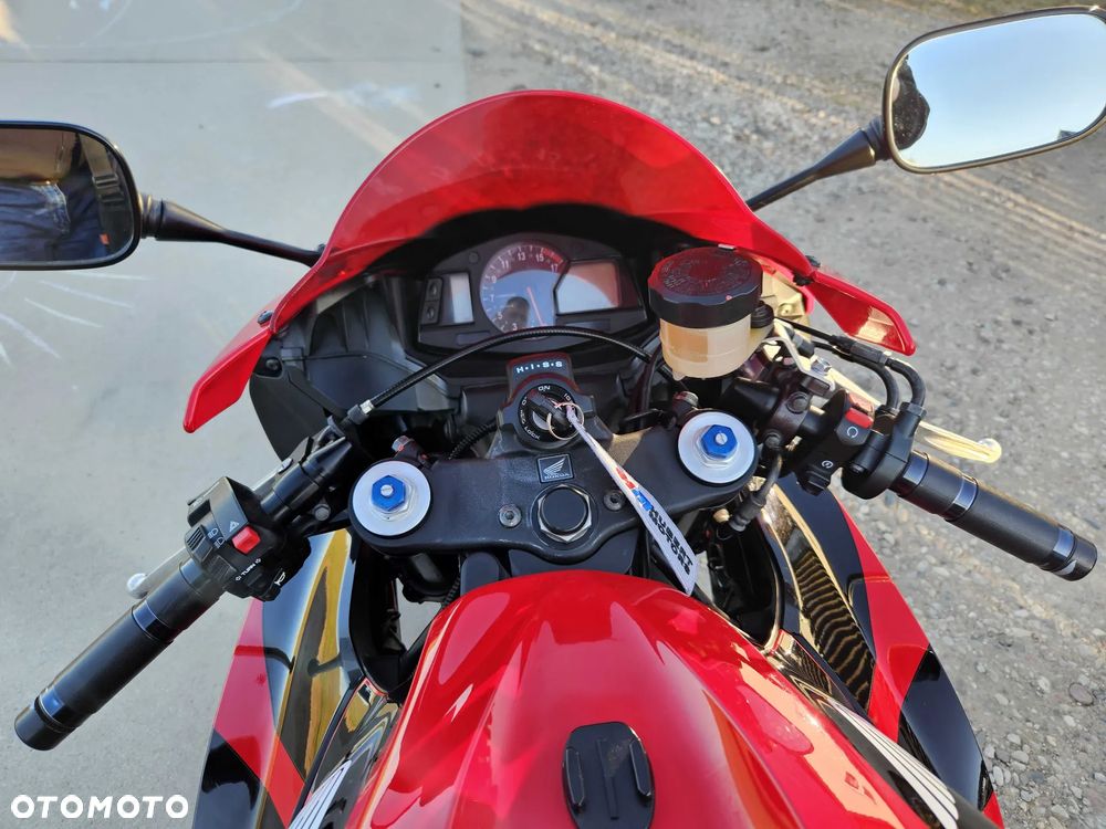 Honda CBR - 23