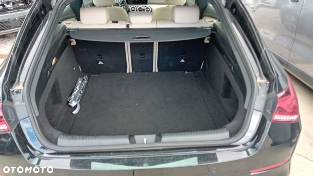 Mercedes-Benz CLA 200 d 4Matic 8G-DCT - 9