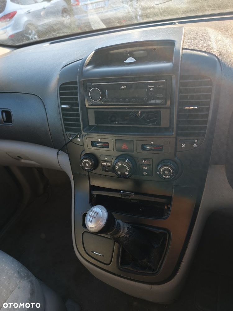 Kia Carnival - 6