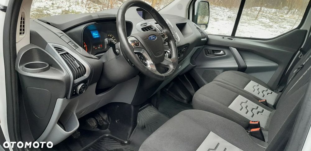 Ford TRANSIT CUSTOM - 12