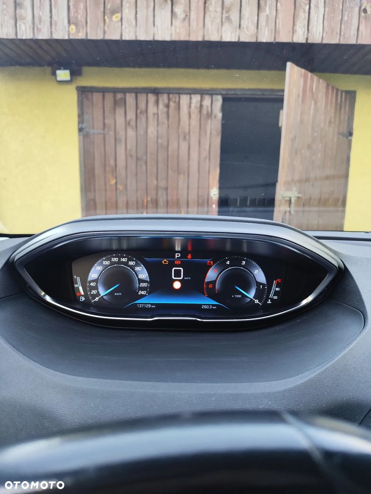 Peugeot 5008 1.5 BlueHDi Allure S&S EAT8 - 13