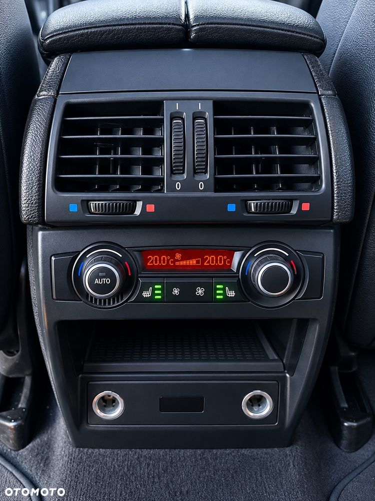 BMW X5 xDrive35i Edition Exclusive - 34