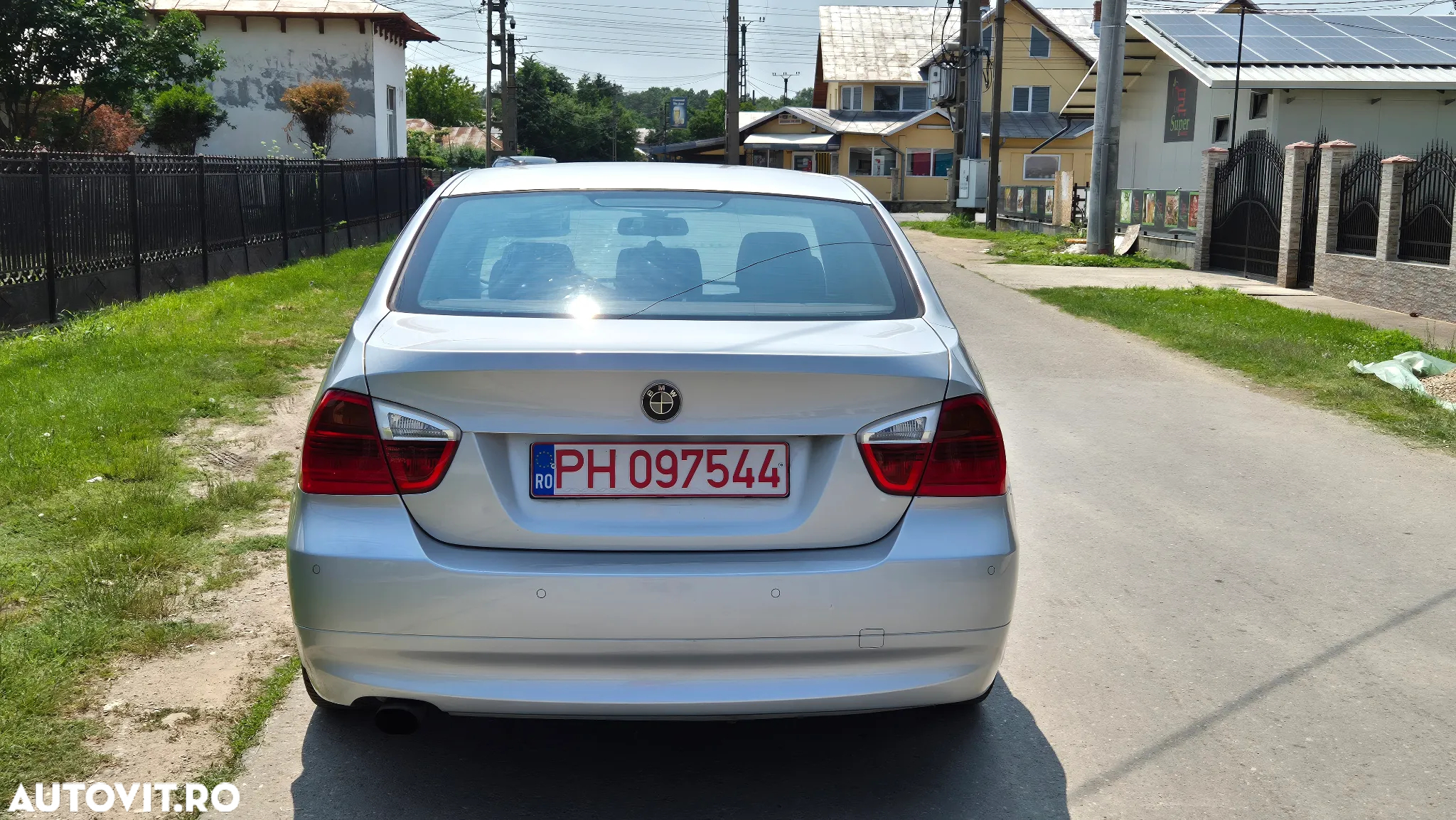 BMW Seria 3 320i - 10