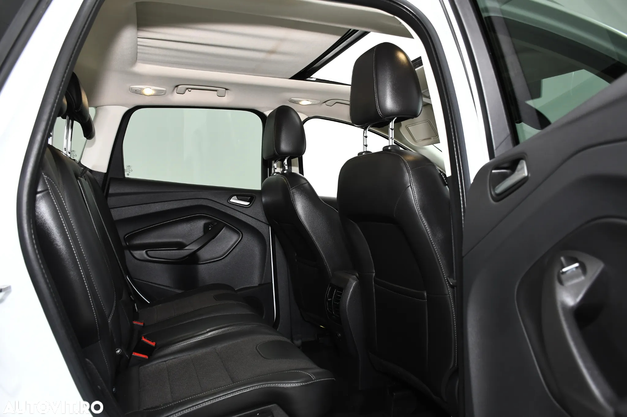 Ford Kuga 2.0 TDCi 2WD ST-Line - 6