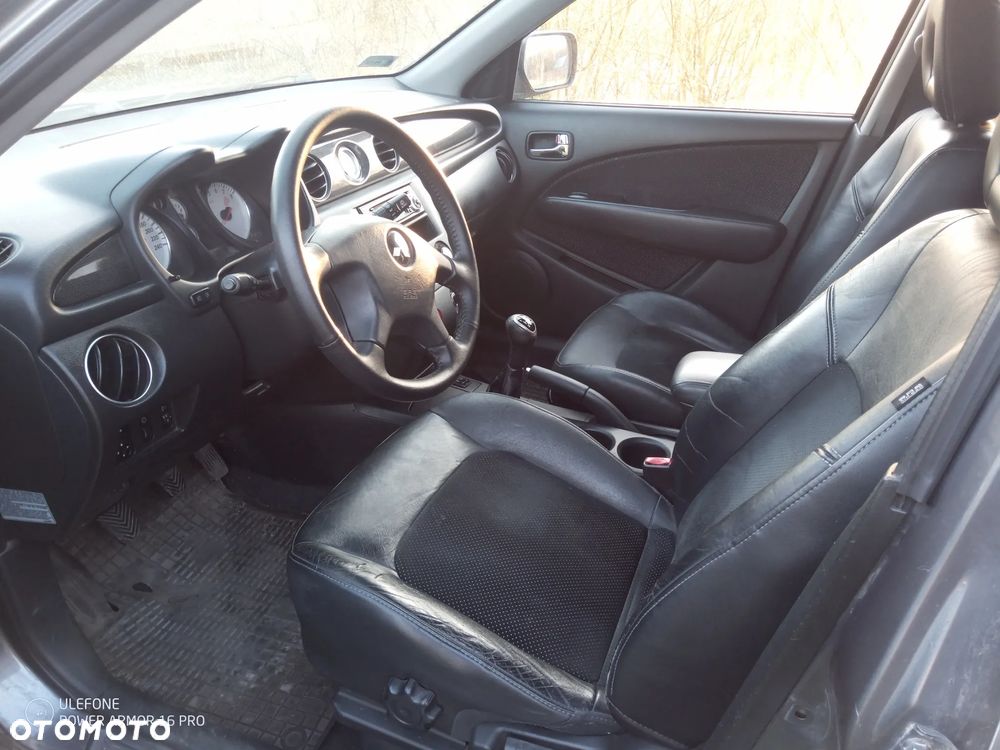 Mitsubishi Outlander 2.0 Turbo 4WD - 9