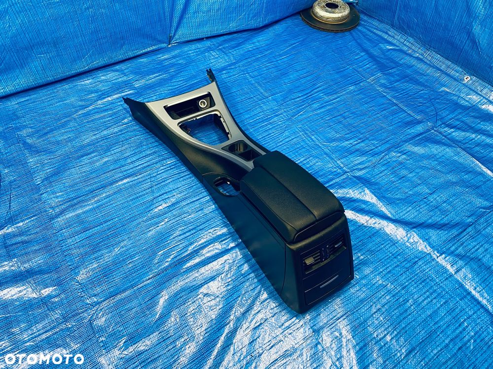 TUNEL ŚRODKOWY PODŁOKIETNIK SKÓRA KOMPLET BMW E90 E91 LIFT EUROPA ORYGINAŁ - 1