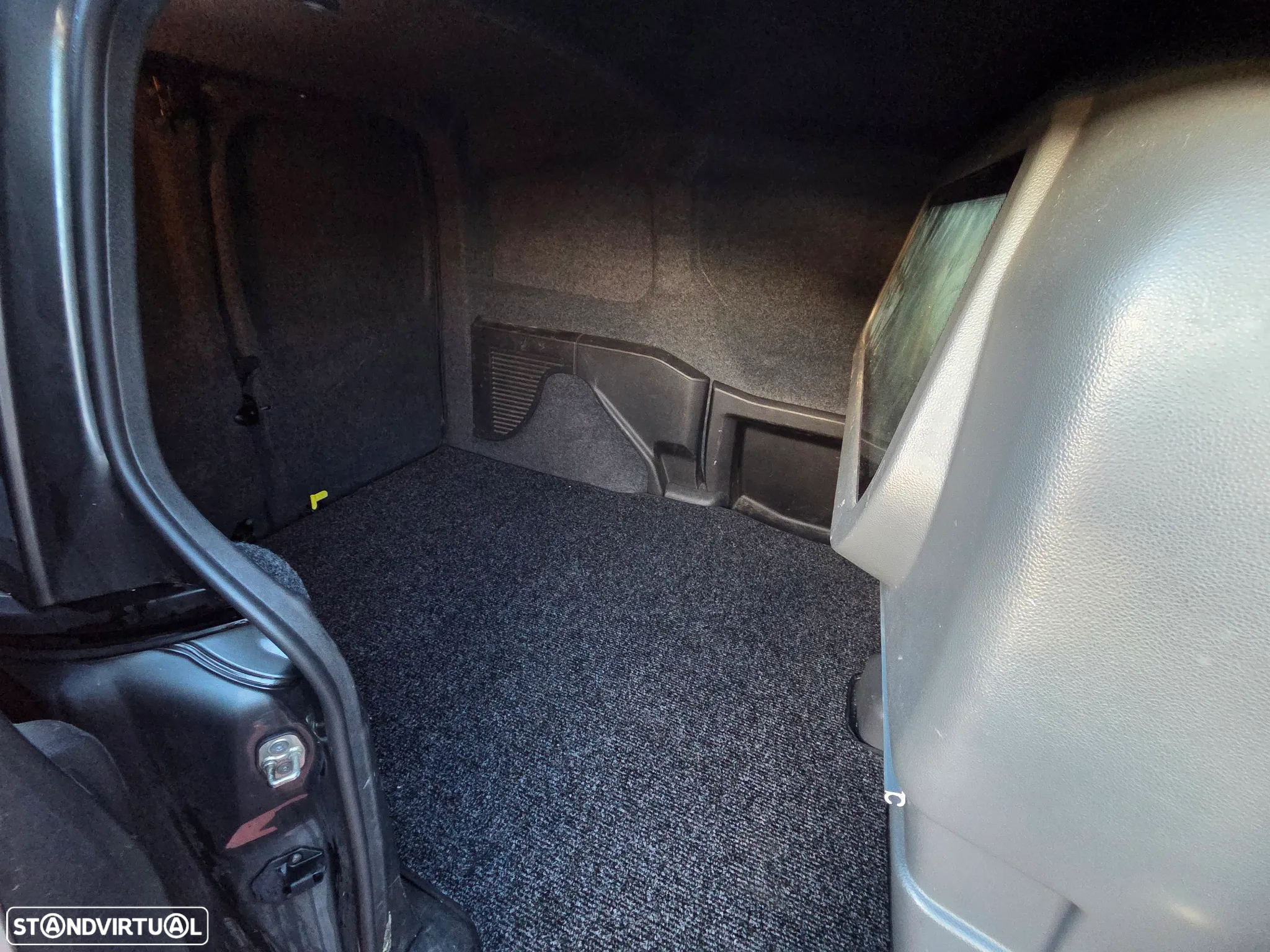 Citroën Berlingo 1.6 BlueHDI 100cv ETG6 - 8