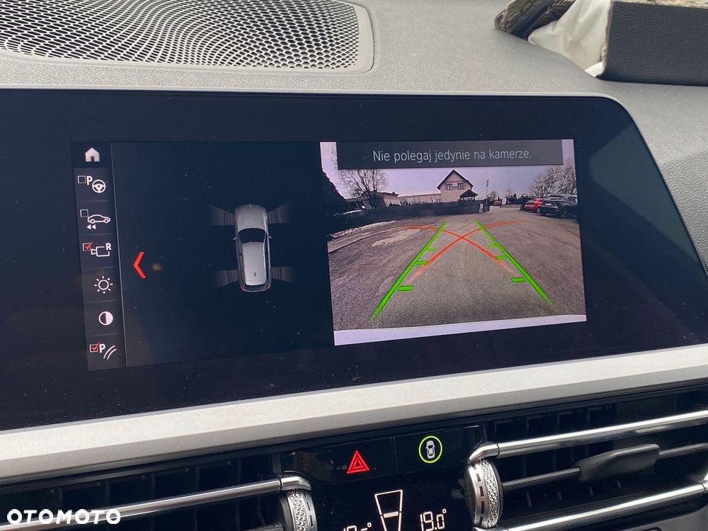 BMW Seria 3 320d xDrive - 22