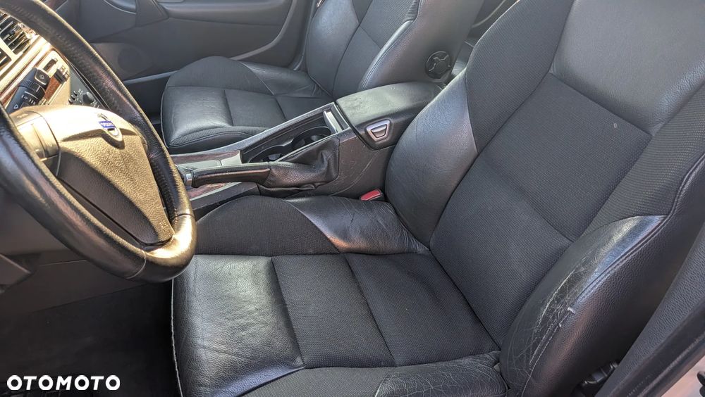 Volvo S60 2.5T Momentum - 7