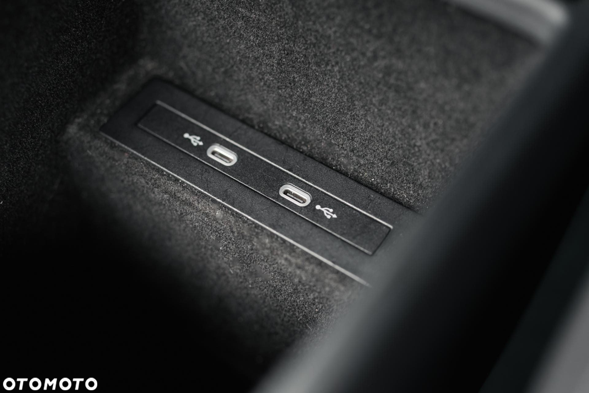Volkswagen Passat - 33