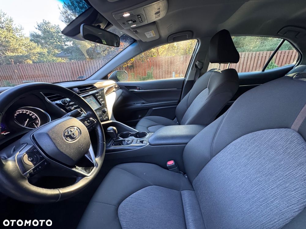 Toyota Camry 2.5 Hybrid Comfort CVT - 6
