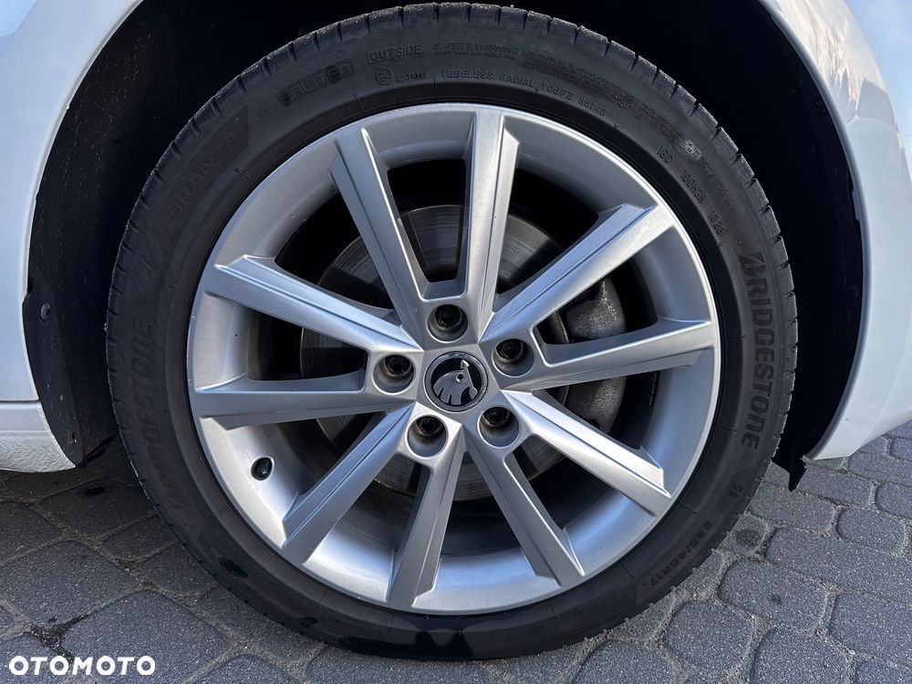 Skoda Octavia 1.8 TSI Elegance DSG - 27