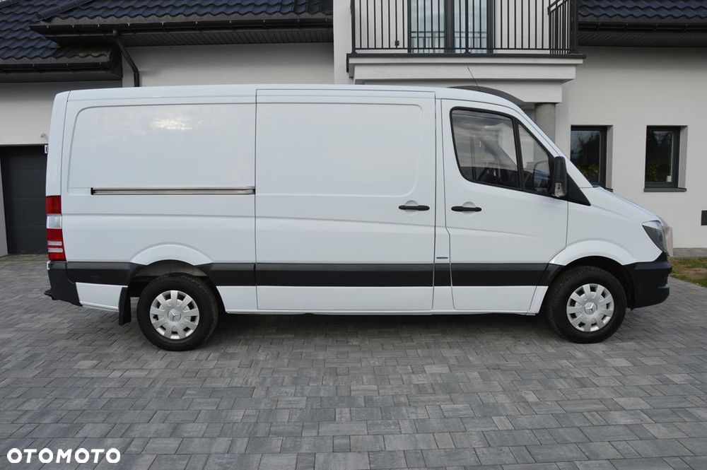Mercedes-Benz Sprinter - 2